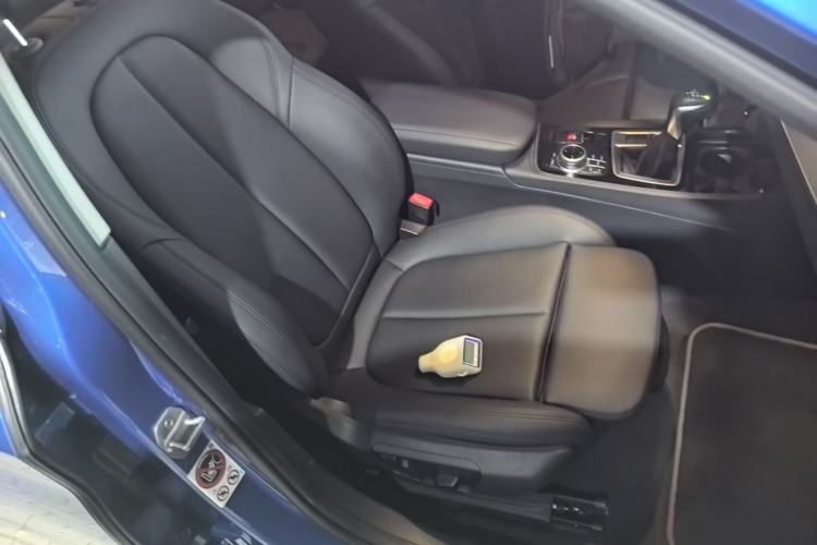 Used BMW 1 Series 2017 120i Design Package Model Right Front Seat