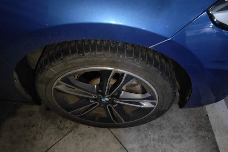Used BMW 1 Series 2017 118i Sport Edition Right Front Wheel Hub