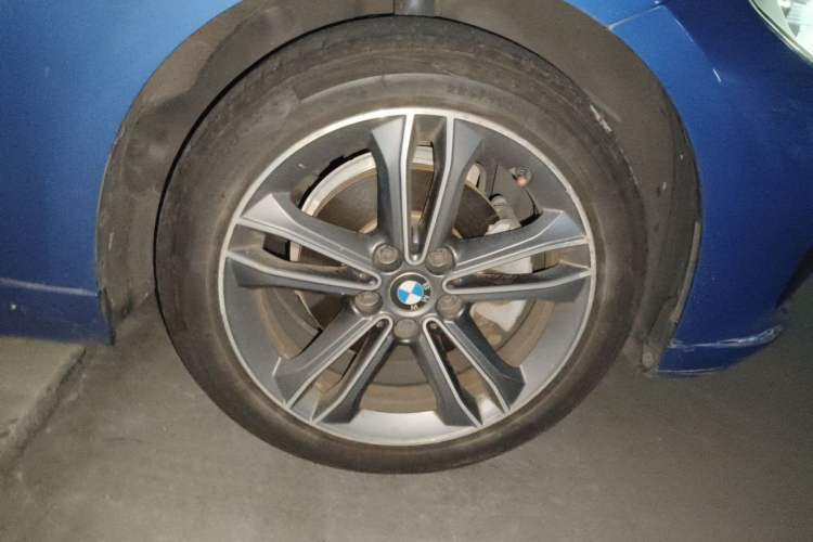 Used BMW 1 Series 2017 118i Sport Edition Right Front Wheel Hub