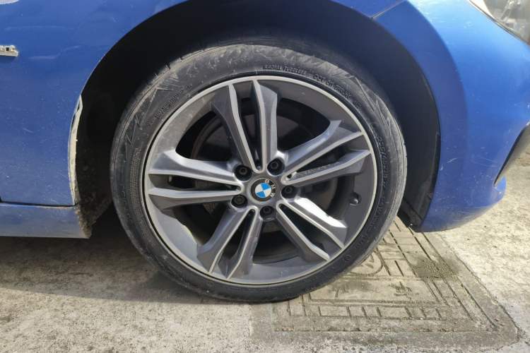 Used BMW 1 Series 2017 118i Sport Edition Right Front Wheel Hub