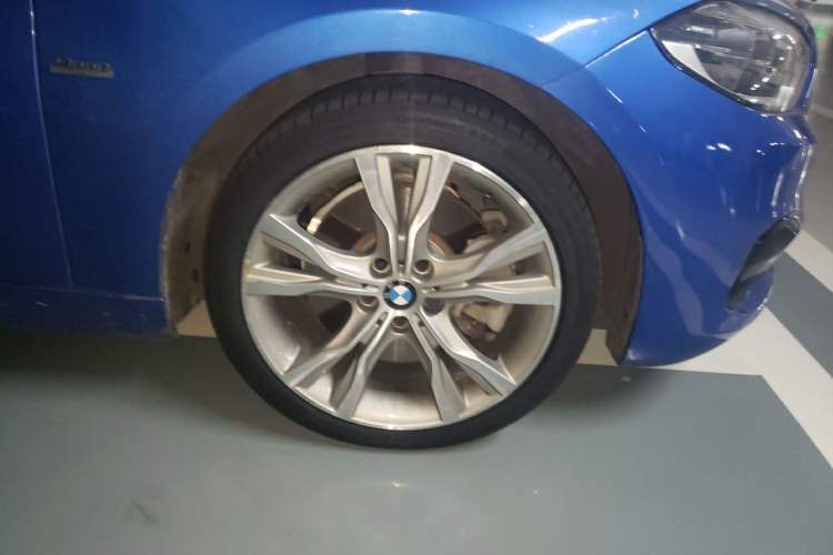 Used BMW 1 Series 2017 120i Design Package Model Right Front Wheel Hub