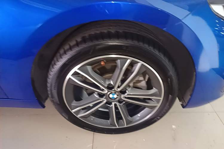 Used BMW 1 Series 2017 118i Sport Edition Right Front Wheel Hub