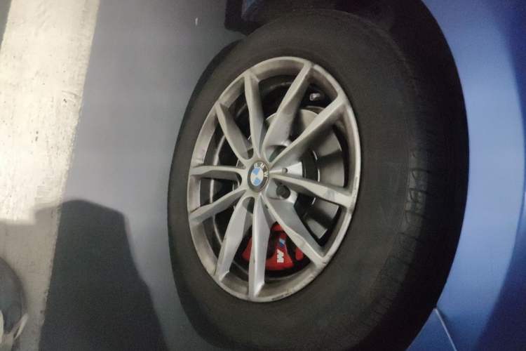 Used BMW 1 Series 2017 118i Fashion Model Right Front Wheel Hub