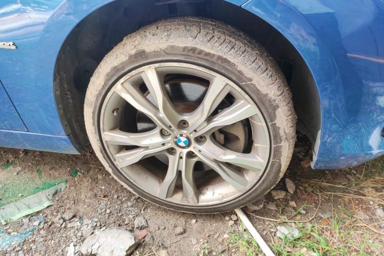 Used BMW 1 Series 2017 120i Design Package Model Right Front Wheel Hub
