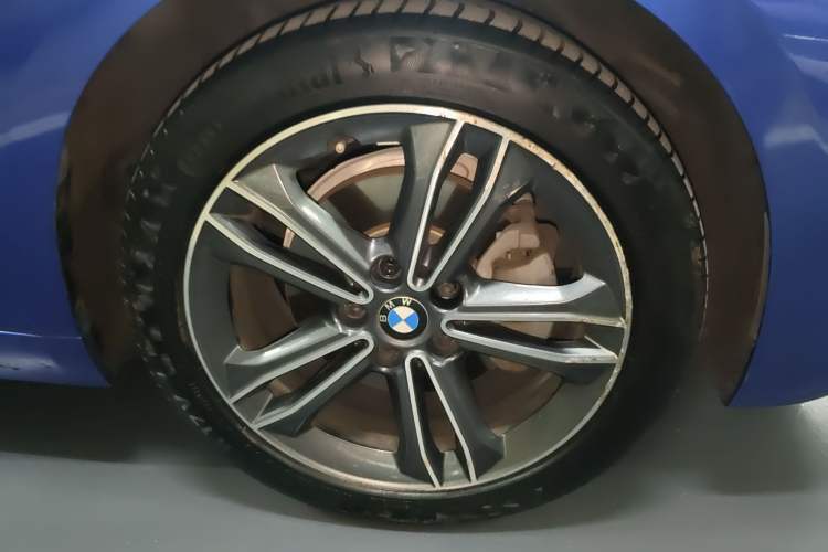 Used BMW 1 Series 2017 118i Sport Edition Right Front Wheel Hub