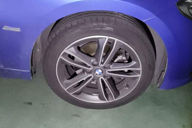 Used BMW 1 Series 2017 118i Sport Edition Right Front Wheel Hub