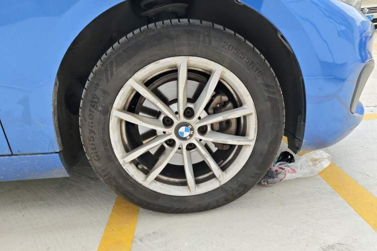 Used BMW 1 Series 2017 118i Fashion Model Right Front Wheel Hub