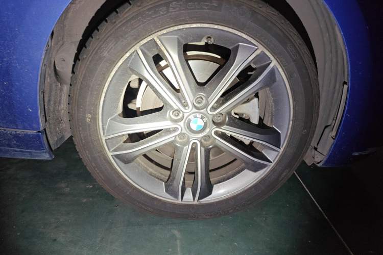 Used BMW 1 Series 2017 118i Sport Edition Right Front Wheel Hub