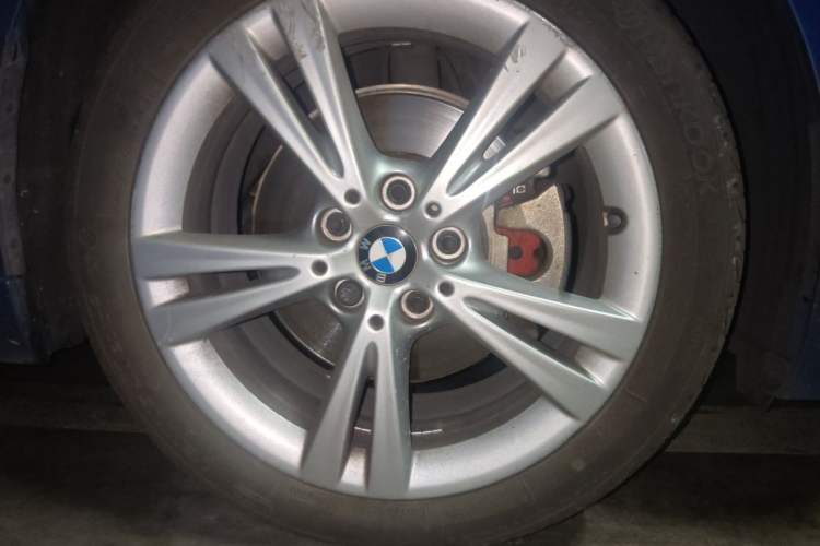 Used BMW 1 Series 2017 118i Design Package Model Right Front Wheel Hub