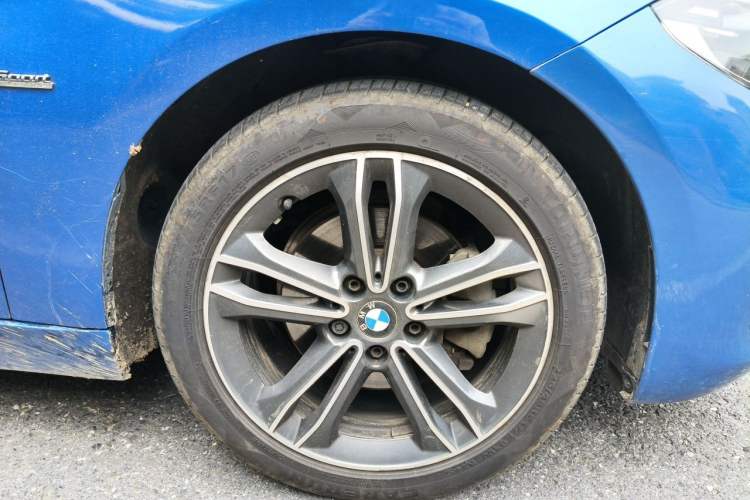 Used BMW 1 Series 2017 118i Sport Edition Right Front Wheel Hub