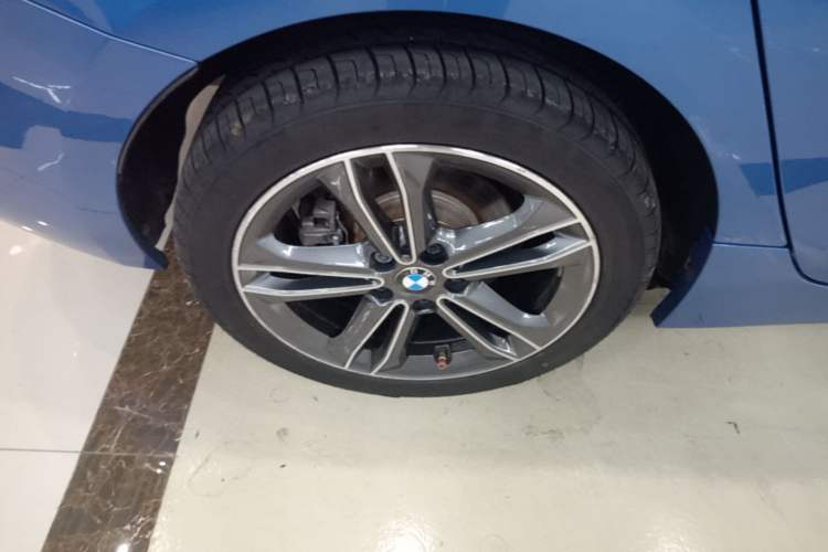 Used BMW 1 Series 2017 118i Sport Edition Right Rear Wheel Hub