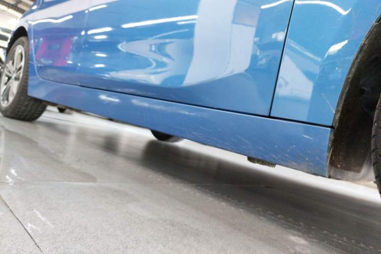 Used BMW 1 Series 2017 118i Sport Edition Right Side Sill