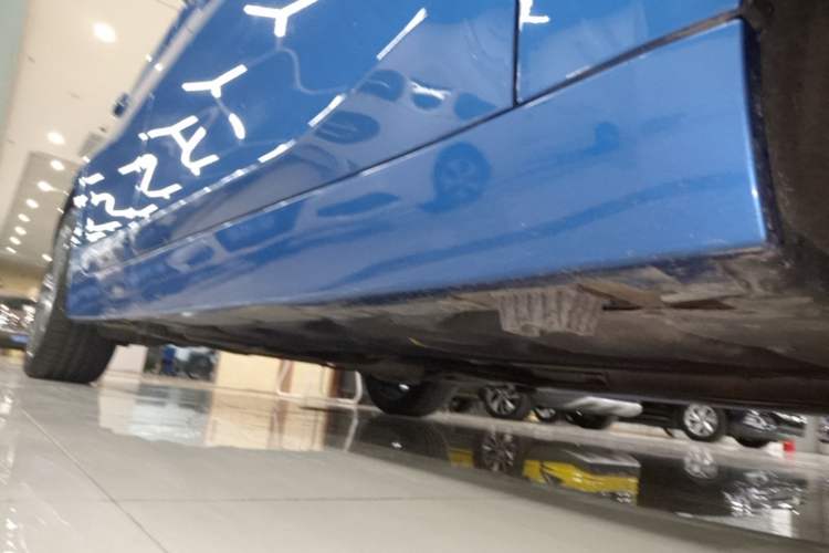 Used BMW 1 Series 2017 118i Sport Edition Right Side Sill