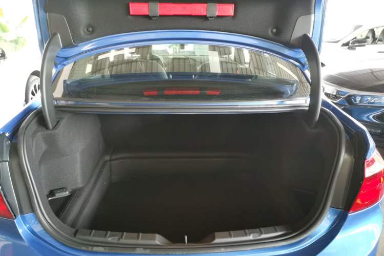 Used BMW 1 Series 2017 118i Fashion Model Trunk