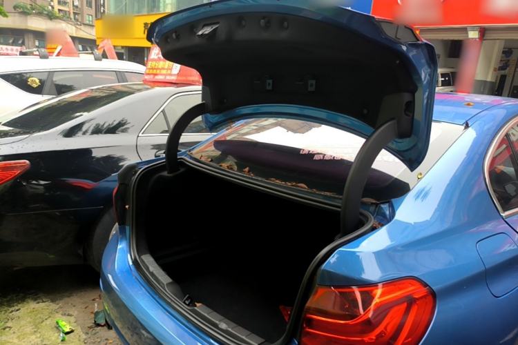 Used BMW 1 Series 2017 118i Fashion Model Trunk