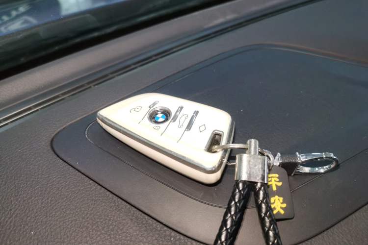Used BMW 1 Series 2017 118i Fashion Model Vehicle Key