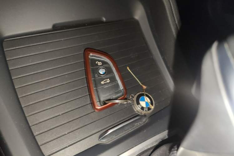 Used BMW 1 Series 2017 118i Fashion Model Vehicle Key