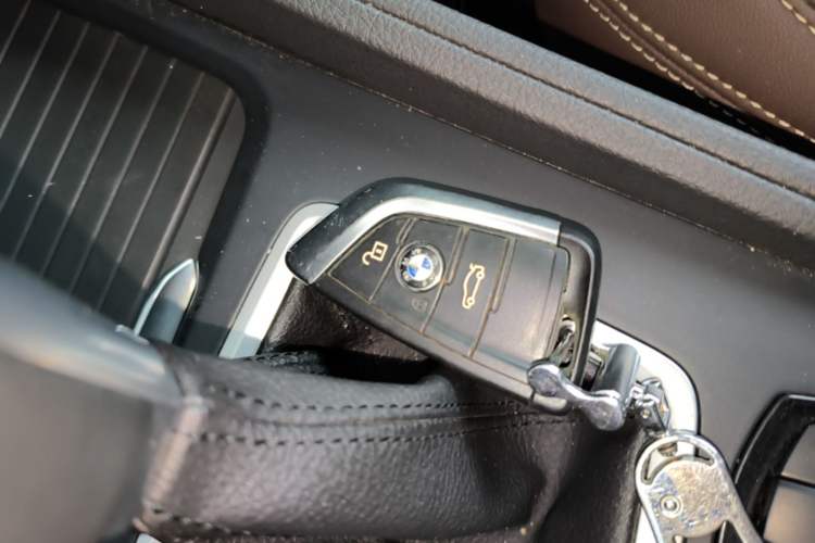 Used BMW 1 Series 2017 118i Fashion Model Vehicle Key