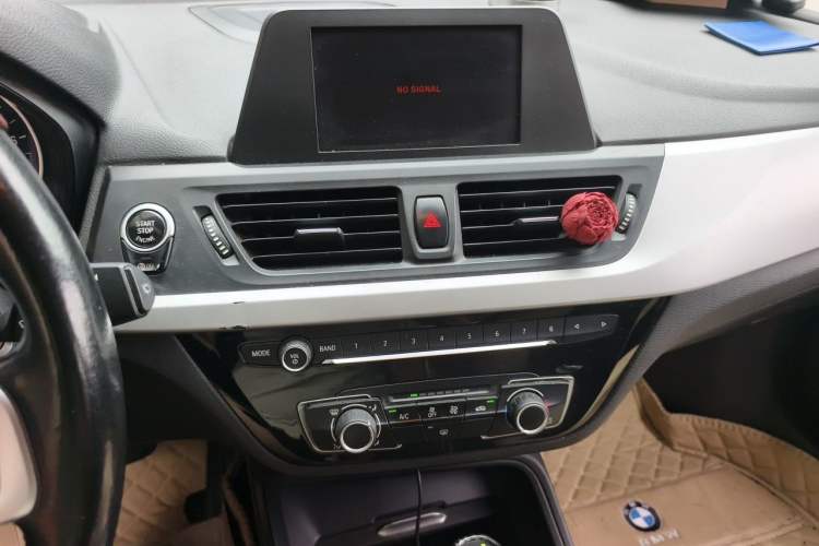 Used BMW 1 Series 2017 118i Fashion Model Audio And AC Panel