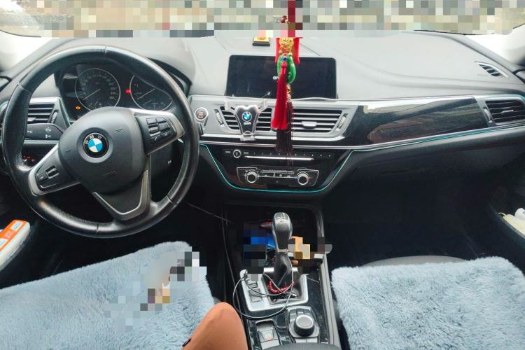 Used BMW 1 Series 2017 118i Sport Edition Center Console