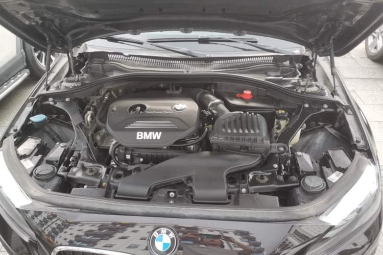 Used BMW 1 Series 2017 118i Fashion Model Engine Bay