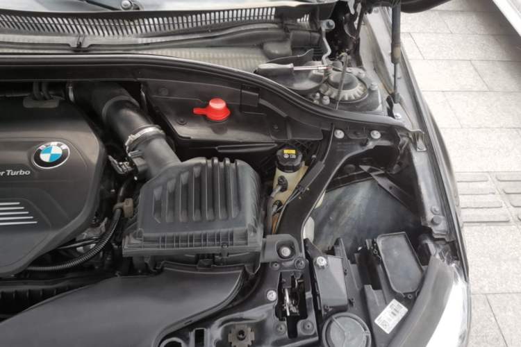 Used BMW 1 Series 2017 118i Fashion Model Engine Bay Left