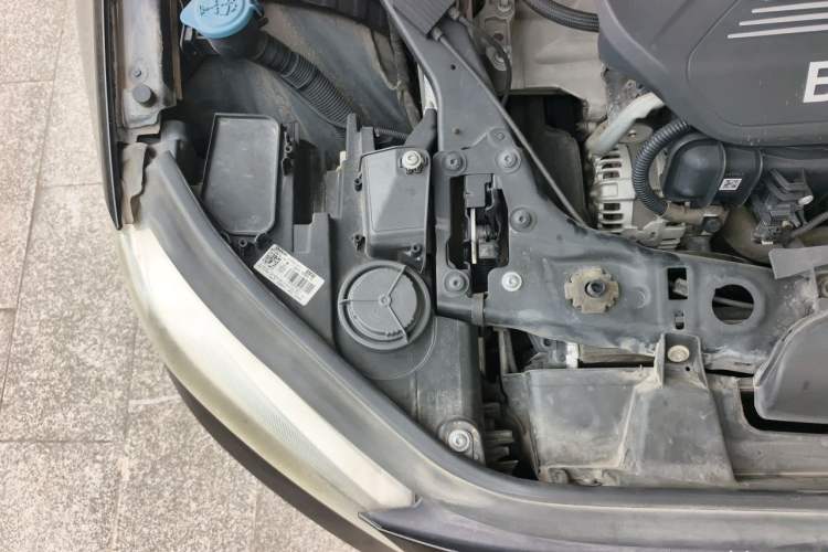 Used BMW 1 Series 2017 118i Fashion Model Engine Bay Right
