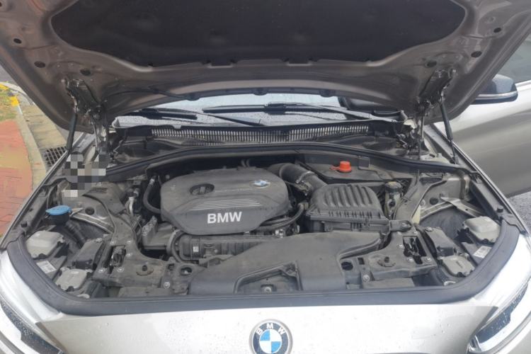 Used BMW 1 Series 2017 118i Design Package Model Engine Bay