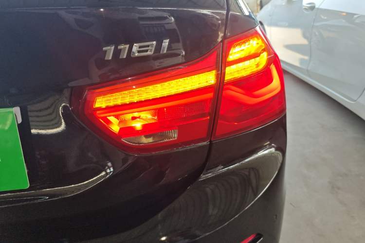 Used BMW 1 Series 2017 118i Sport Edition Exterior 6