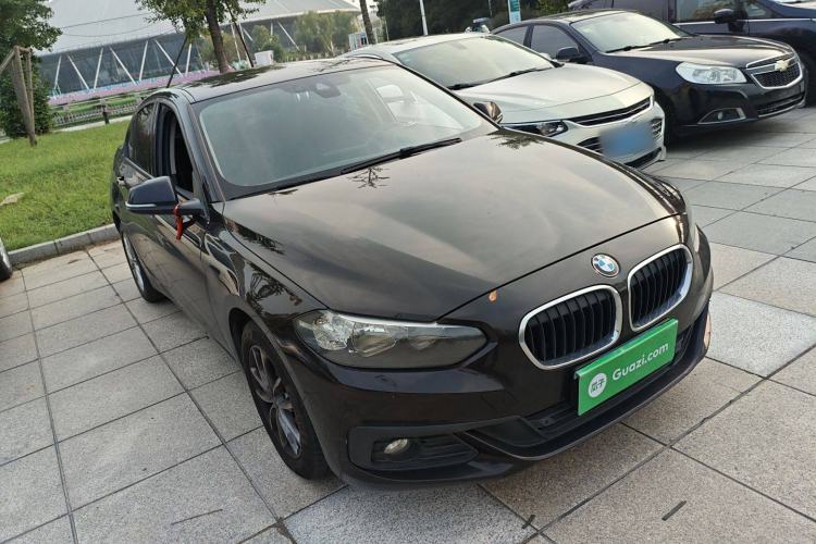 Used BMW 1 Series 2017 118i Fashion Model Front Right 45 Deg