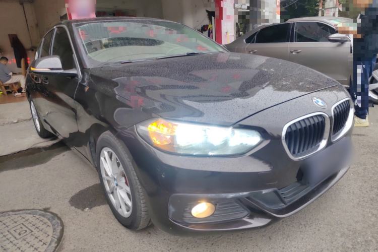 Used BMW 1 Series 2017 118i Fashion Model Front Right 45 Deg