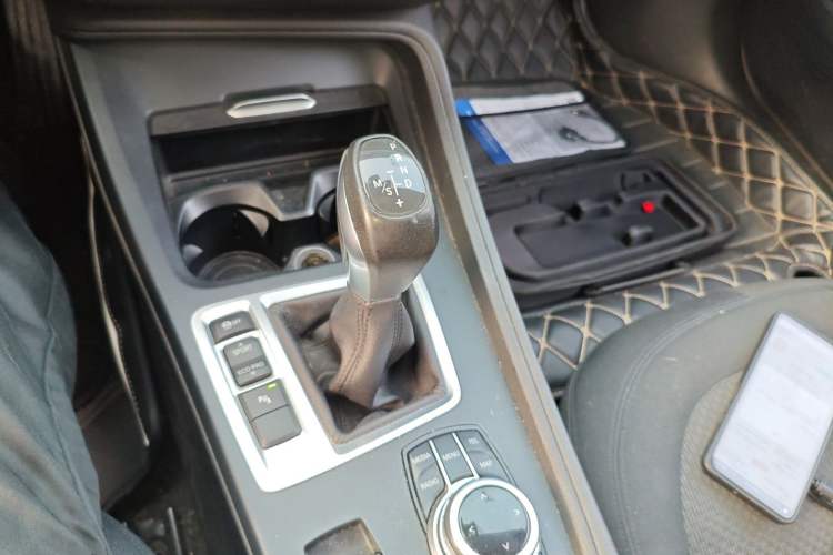 Used BMW 1 Series 2017 118i Fashion Model Gear Lever