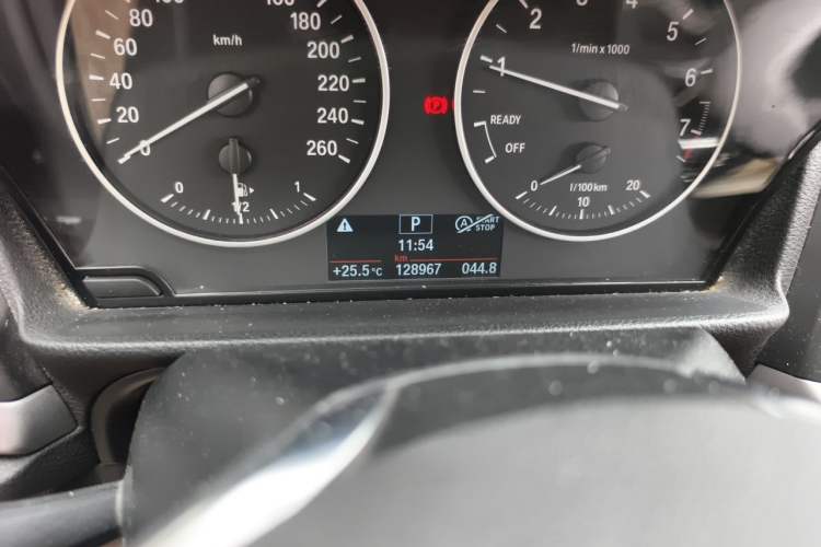 Used BMW 1 Series 2017 118i Fashion Model Odometer Close Up