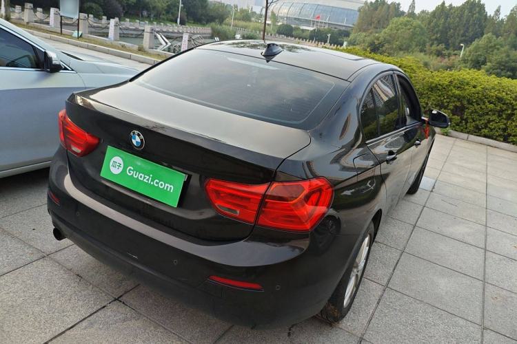 Used BMW 1 Series 2017 118i Fashion Model Rear Right 45 Deg