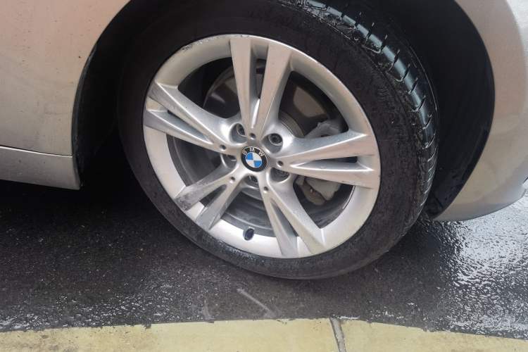 Used BMW 1 Series 2017 118i Design Package Model Right Front Wheel Hub