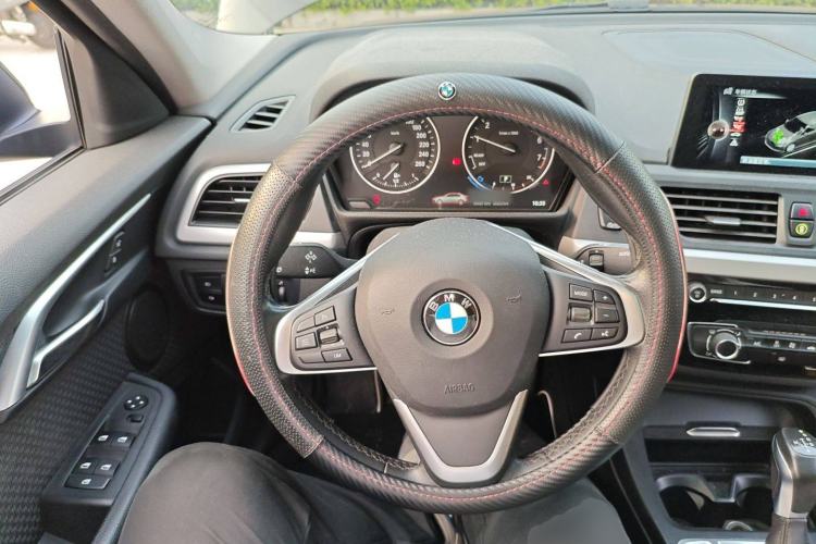 Used BMW 1 Series 2017 118i Fashion Model Steering Wheel