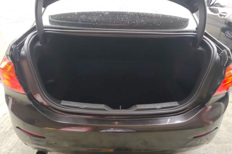Used BMW 1 Series 2017 118i Fashion Model Trunk