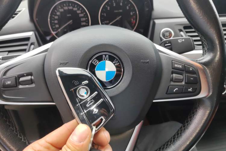 Used BMW 1 Series 2017 118i Fashion Model Vehicle Key