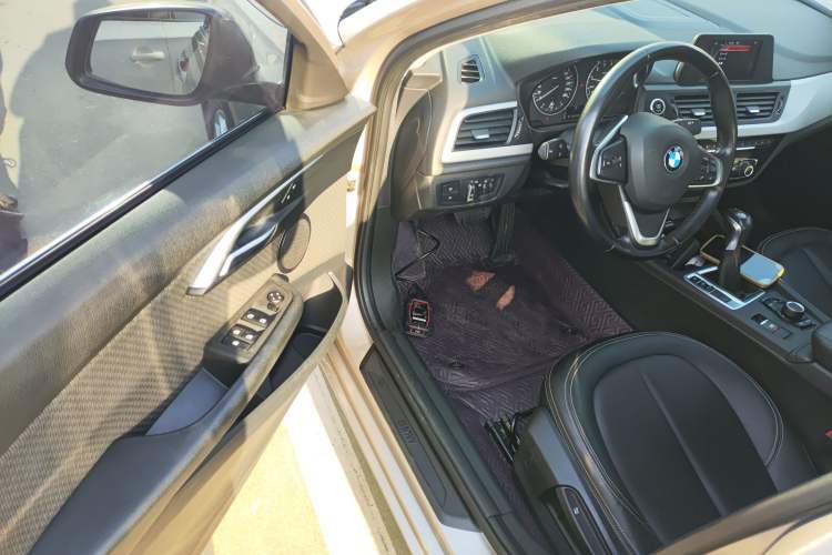 Used BMW 1 Series 2017 118i Fashion Model Interior 3