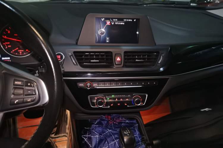 Used BMW 1 Series 2017 118i Sport Edition Audio And AC Panel