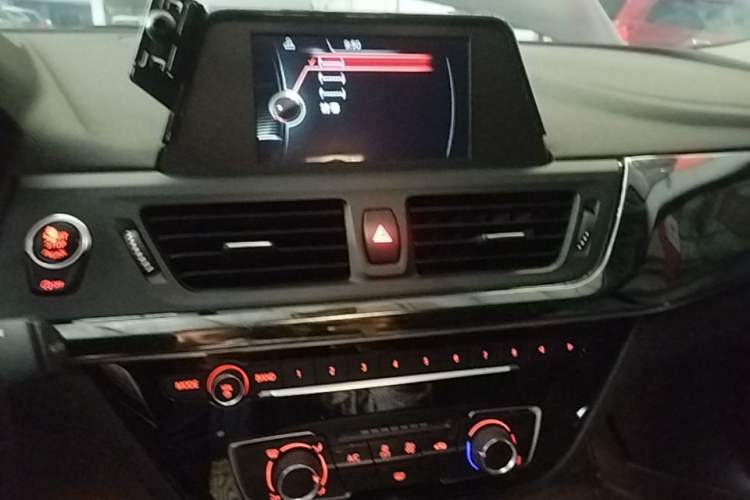 Used BMW 1 Series 2017 118i Sport Edition Audio And AC Panel