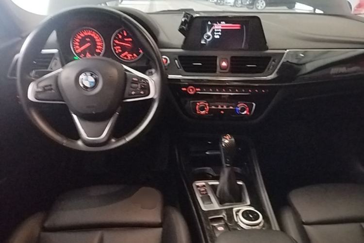 Used BMW 1 Series 2017 118i Sport Edition Center Console