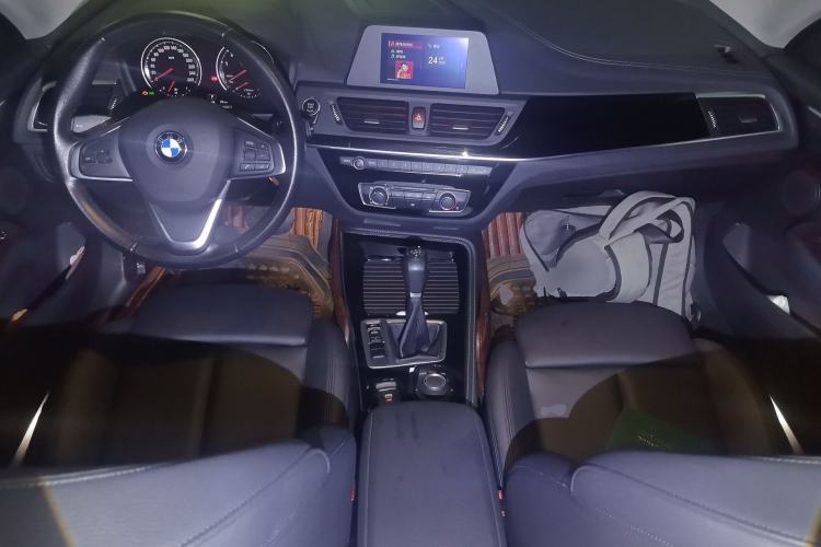 Used BMW 1 Series 2017 118i Sport Edition Center Console