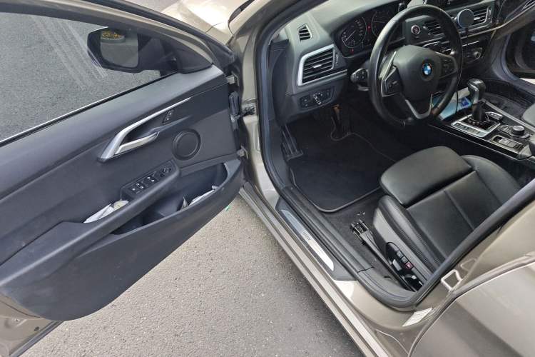 Used BMW 1 Series 2017 118i Sport Edition Driver Seat