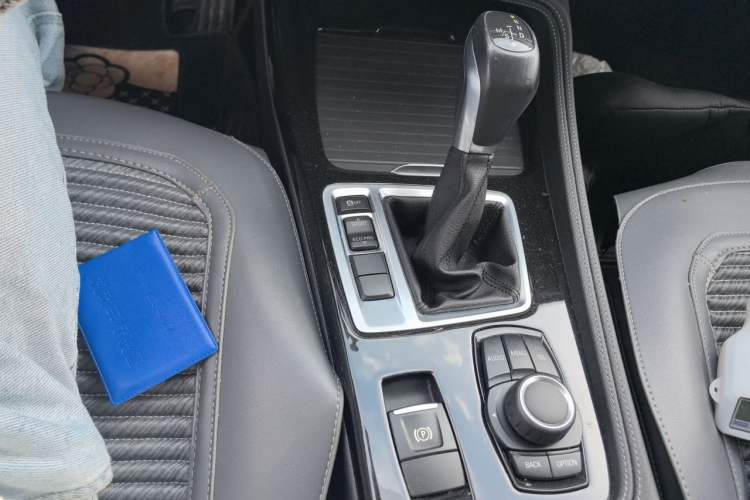 Used BMW 1 Series 2017 118i Sport Edition Gear Lever