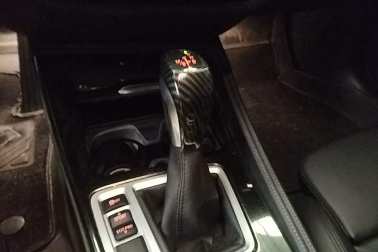 Used BMW 1 Series 2017 118i Sport Edition Gear Lever