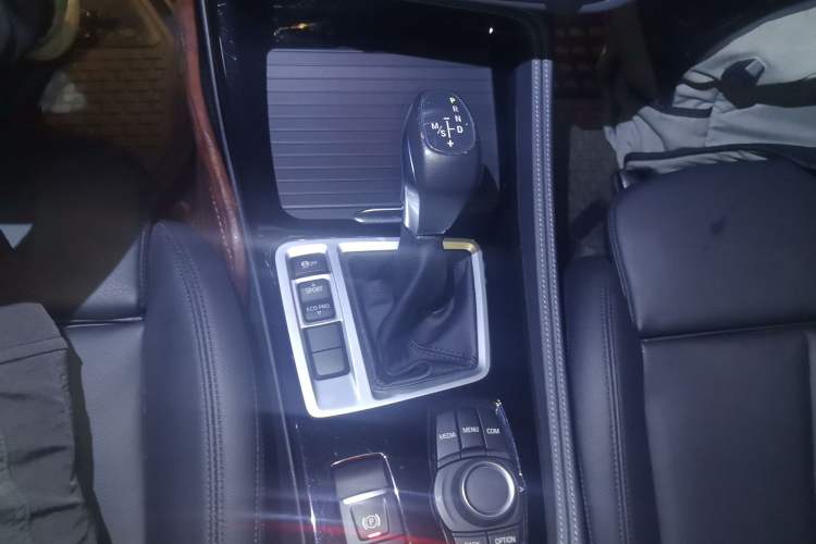Used BMW 1 Series 2017 118i Sport Edition Gear Lever