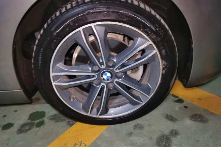 Used BMW 1 Series 2017 118i Sport Edition Right Front Wheel Hub