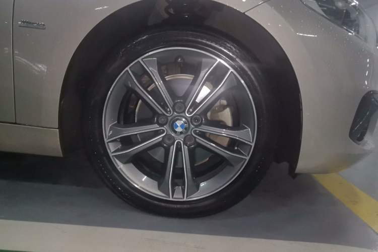 Used BMW 1 Series 2017 118i Sport Edition Right Front Wheel Hub