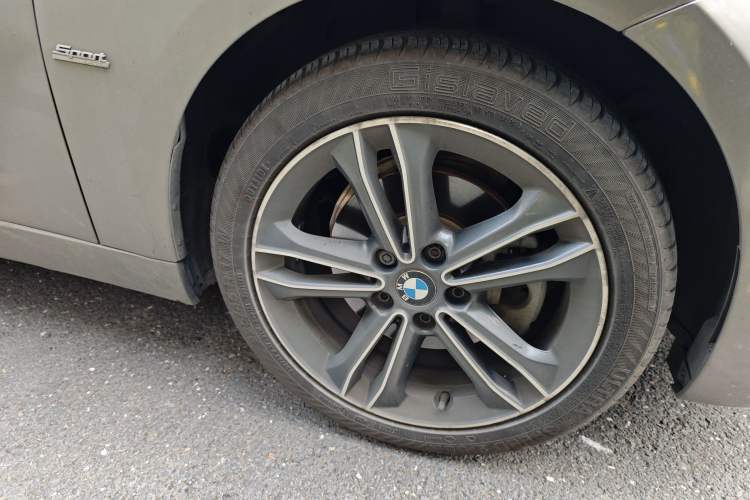 Used BMW 1 Series 2017 118i Sport Edition Right Front Wheel Hub